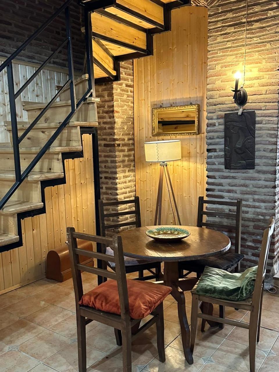 Golden Lion Hotel Sighnaghi Exterior photo