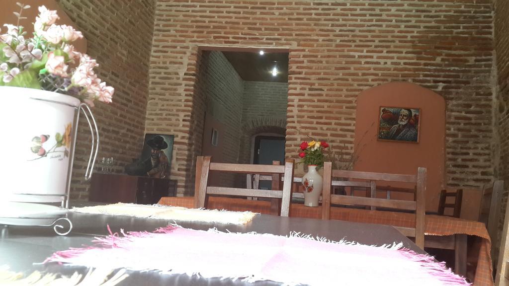 Golden Lion Hotel Sighnaghi Exterior photo