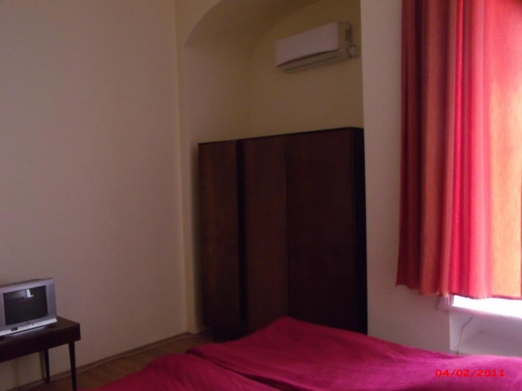 Golden Lion Hotel Sighnaghi Exterior photo