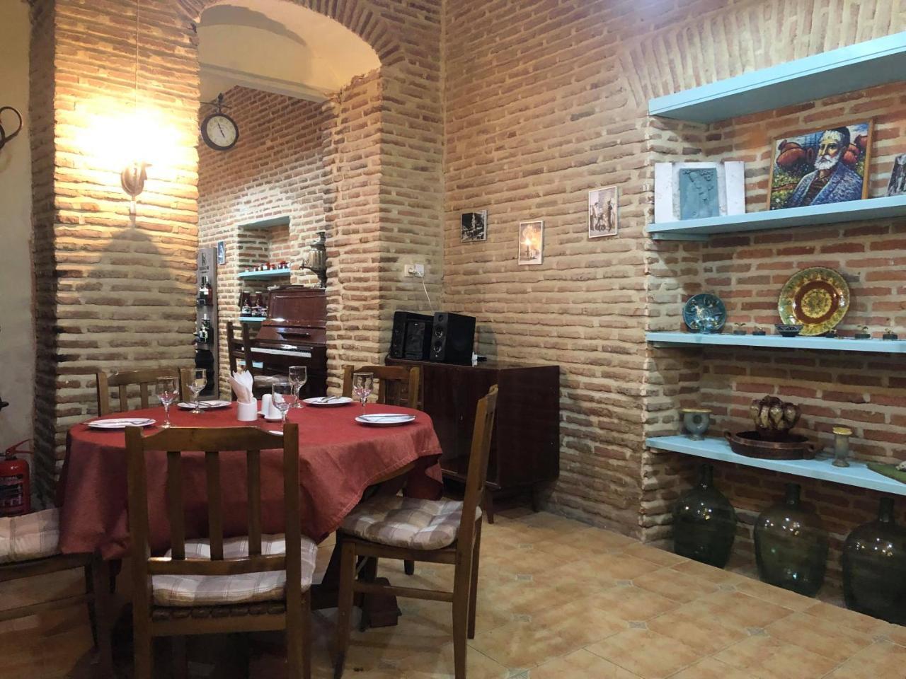 Golden Lion Hotel Sighnaghi Exterior photo